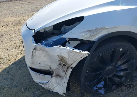 2022 Tesla Model Y Performance Dual Motor All-Wheel Drive z USA, uszkodzony, nr VIN 7SAYGDEF9NF542745